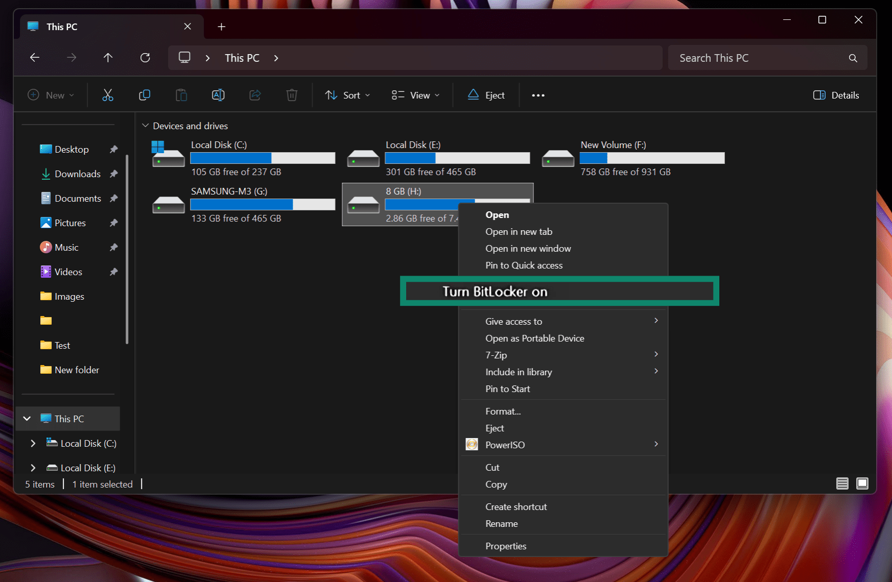 Right-click menu for a USB flash drive with Turn BitLocker on highlighted.