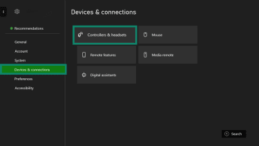 Xbox Settings menu with Devices & connections selected and the Controllers & headsets option highlighted.